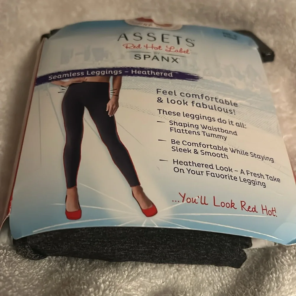 Spanx - Assets - Red hot‎ label heather ,  grey shaping leggings. Size small.